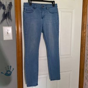 D. Jeans Skinny Jegging